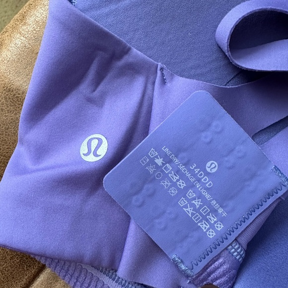 Lululemon Never worn AirSupport Bra High Support - Picture 2 of 8